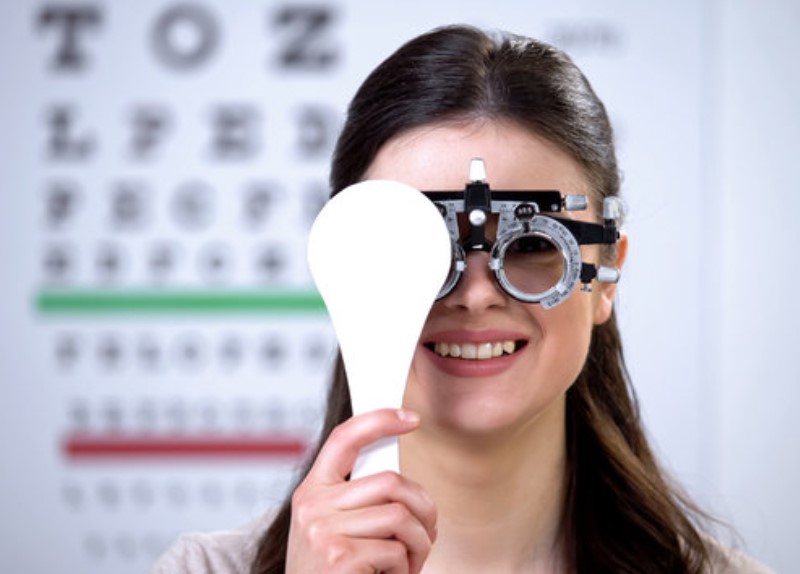 Ophthalmologists determine the exact dioptre